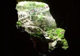 Tajriba uchun 15 kishi g‘orda 40 kun davomida izolyatsiya qilindi фото