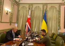 Борис Жонсон кутилмаганда Киевга келди ва Владимир Зеленский билан учрашди фото