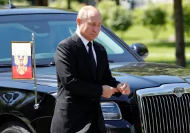 Путин ҳаракатланадиган Aurus автомобилининг янги версияси (фото) фото