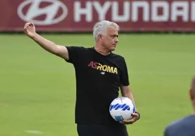 Mourino o‘zi yetisha olmagan futbolchiga maslahat berdi фото