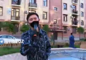 ИИББ бадиий жамоаси пойтахтимиздаги кўп қаватли уйлар олдида қўшиқ куйлашмоқда (видео) фото