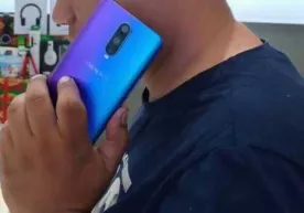 Xitoyliklar elektr quvvatiga juda qisqa fursatda to‘yinadigan smartfon yaratishdi фото