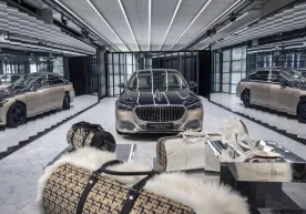 Мўйна ва олтин билан қопланган ултраҳашаматли Mercedes-Maybach тақдим этилди фото