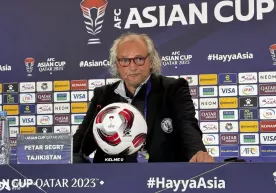 Петр Сегрт: "Ўтказиб юборилган голдан кейин футболчиларга таслим бўлишга ҳаққимиз йўқлигини тушунтирдим" фото