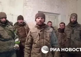 Раненые украинские солдаты сдаются после того, как их бросили (видео) фото
