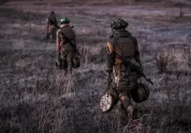 Подполковник в отставке: Украинские солдаты бежали, бросив раненых военнослужащих фото