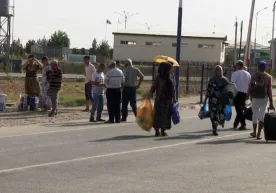 O‘zbekiston va Tojikiston chegara bozorlarida nimalar bilan savdo qilishmoqda? (video) фото