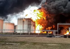 Россия украин вертолётлари Белгороддаги нефть базасига ҳужум қилганини айтмоқда фото