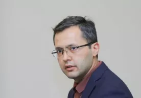 Расул Кушербаевнинг «амалдорлар қиммат автомобиллар олишга зўр бериб кетган»и ҳақидаги фикрига молия вазири муносабат билдирди фото