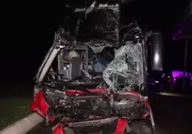 Самарқандда хорижий сайёҳлар ўтирган автобус ЙТҲга учради фото