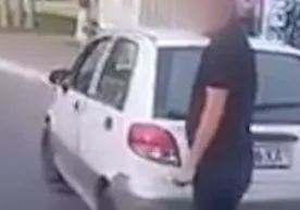 Mashina haydovchisi “Toshshahartransxizmat” xodimini “onasidan olib, onasiga soldi” (video) фото