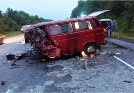 Воронежда енгил машина ва микроавтобус тўқнашувида 8 киши ҳалок бўлди фото