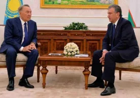 Shavkat Mirziyoyev Nazarboyevni siyosiy islohotlar sari etakladi фото