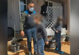 Ispaniyada farzandlarini to‘rt yil uydan chiqarmagan ota-ona hibsga olindi фото