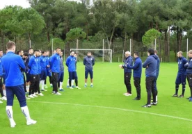 Kuper bilan Osiyo kubogida qatnashish uchun tanlangan futbolchilar haqida suhbat фото