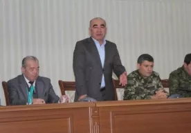Зоир Мирзаев Яккабоғ ва Ғузор ҳокимларини одамлар билан мулоқот қилолмасликда айблади фото