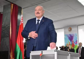 Aleksandr Lukashenko ettinchi marta prezident saylovida gʻalaba qozondi фото