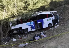 Turkiyada avtobusning jarlikka qulashi oqibatida 12 kishi halok bo‘ldi фото