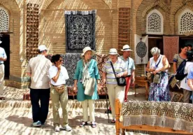 Yurtimizga kelgan sayyohlar va tadbirkorlar turizm sohasida nimalardan norozi bo‘lmoqda? фото