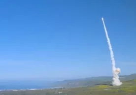 AQSH qitʼalararo raketani urib tushirdi (video) фото