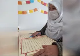 Туркияда 85 ёшли онахон Қуръон ўқишни ўрганди фото