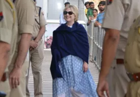Hillari Klinton Hindistonda qo‘lini sindirib oldi фото