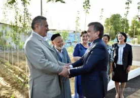 Prezident Chilonzordagi mahalla faollari bilan muloqot qildi фото