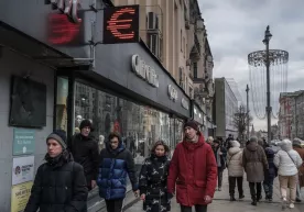 Россияда бошқа давлатларга пул ўтказмалари бўйича чекловлар енгиллашди фото