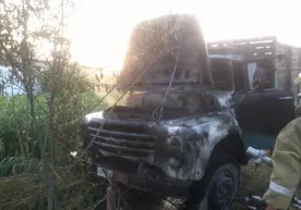 Жиззахда ёниб кетган юк автомобили ҳайдовчисига ёрдам кўрсатилди фото
