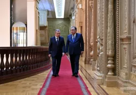 Shavkat Mirziyoyev Dushanbeda Emomali Rahmon bilan uchrashuv o‘tkazdi фото