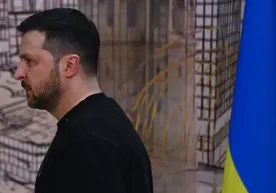 Зеленский украиналикларни қўрқитмаслик учун ҳалок бўлганлар сонини камайтириб айтган фото