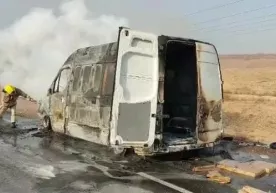 Қамчиқ довонида Mercedes фургони ёниб кетди фото