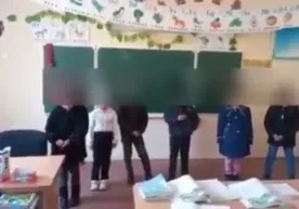 Наманганда 1-синф ўқувчиларини изза қилган синф раҳбари ишдан олинди фото