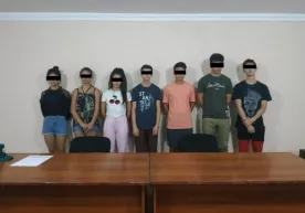 Самарқанддаги одамлар юзига суюқлик сепиш мактаб ўқувчилари уюштирган пранк бўлиб чиқди (видео) фото