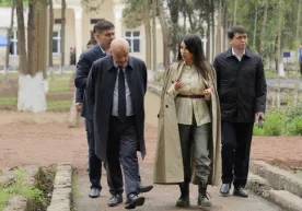 Саида Мирзиёева Бўка туманида 5 ташаббусни жорий қилиш бўйича амалга оширилаётган ишлар билан танишди (фото) фото
