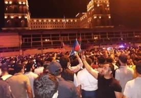 Bokuliklar Qorabog‘ uchun janglar tiklanishini talab qilib miting uyushtirdi фото