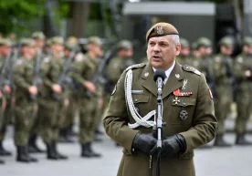 Polsha Bosh shtabi boshlig‘i Rossiya bilan urushga tayyorgarlik ko‘rishga chaqirdi фото