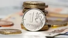 Bloomberg ekspertlari rublning navbatdagi qulashini bashorat qilmoqda фото