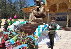 Qashqadaryoda «Motamsaro ona» haykalining ochilish marosimi bo‘lib o‘tdi фото