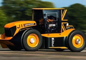 Dunyodagi eng tez traktor rekordlar kitobiga kirdi (video) фото