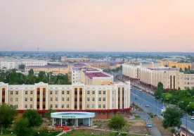 «Ижтимоий биноларга ҳам ҳужум қилинган» — Нукусдаги вазият ҳақида фото