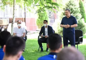 Абдусалом Азизов МТЖ вакиллари билан гаплашиб олди фото
