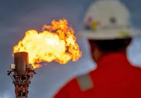 Россия бир кунда 10 миллион долларлик газни шунчаки ёқиб юборяпти фото