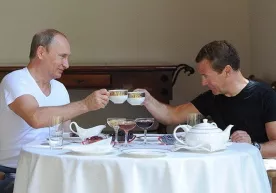 Putin va Medvedev 2018 yilda qancha daromad olgani ma’lum bo‘ldi фото