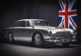 Жеймс Бонд ҳайдаган Aston Martin’нинг жойидан силжимайдиган нусхаси 200 минг долларга сотилди (фото) фото