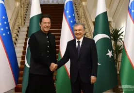 Shavkat Mirziyoyev Pokiston bosh vaziri bilan uchrashdi фото