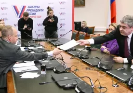 Ikki kunda uch nafar nomzod Rossiya prezidentligi uchun poygadan chiqdi фото
