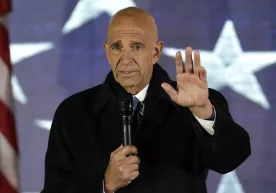 Трампнинг БАА фойдасига ишлашда айбланган собиқ маслаҳатчиси 250 млн доллар гаров эвазига озодликка чиқди фото
