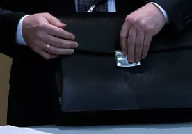 Қашқадарёда ҳоким ёрдамчиси қўлга тушди фото