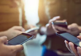 Telefonga qaramlikni telefonning o‘zi davolaydi фото